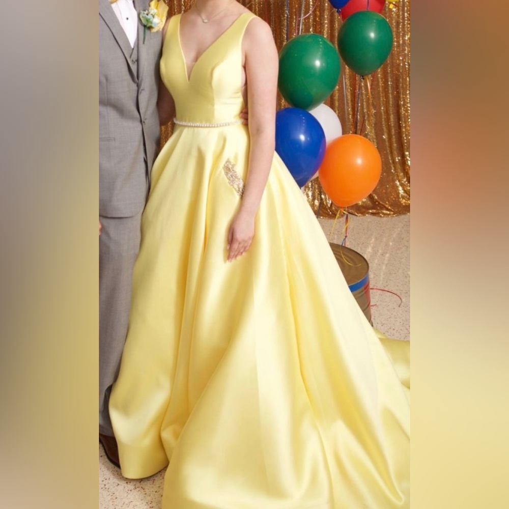 Sherri Hill prom dress
